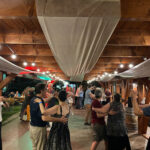 Tanzen in der Späth'schen Baumschule, Biergartencharme und Tanz vereint.